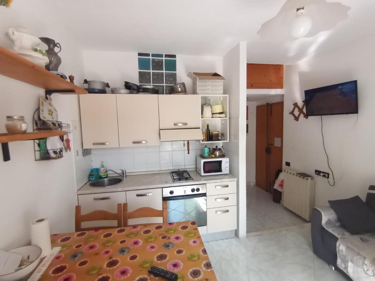 Appartement Casa Albarosa, 10 Min Walk Train Station, Free Parking. *
