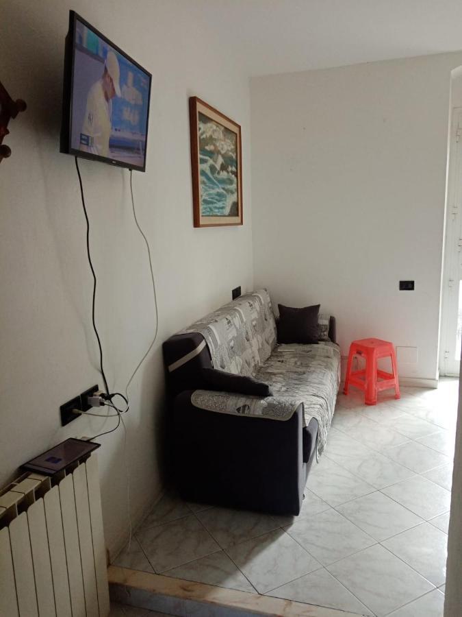 Casa Albarosa, 10 Min Walk Train Station, Free Parking. Apartment *